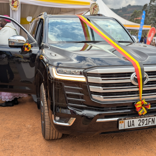 Museveni donates to New Bishop of Kabale Diocese with a Brand-New Toyota Land Cruiser